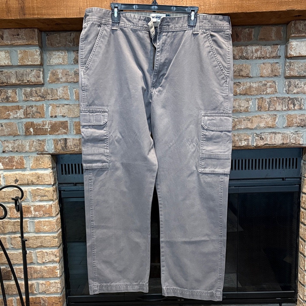 Men’s Wrangler cargo pants